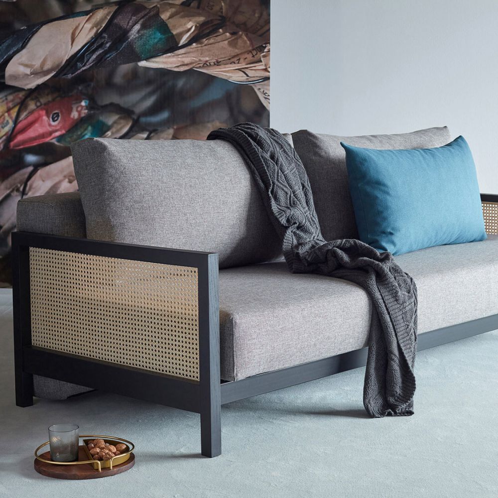 Innovation Narvi – Grote slaapbank met Webbing Armleuningen